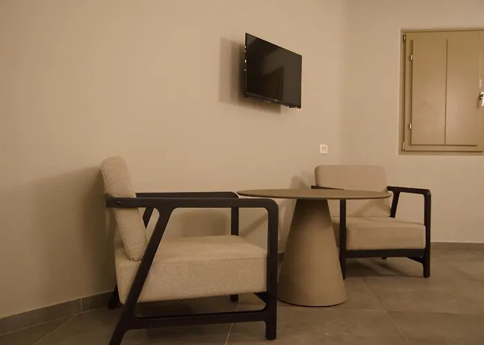 Black Diamond Suites (Adults Only)