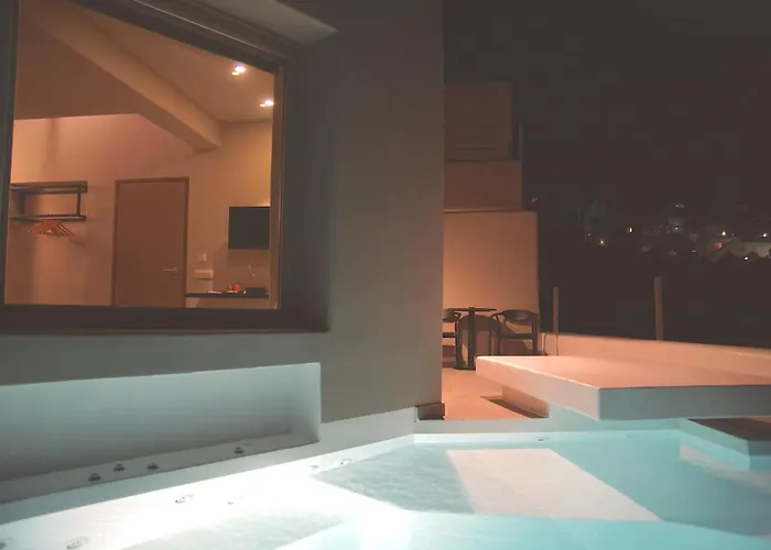 Black Diamond Suites (Adults Only)