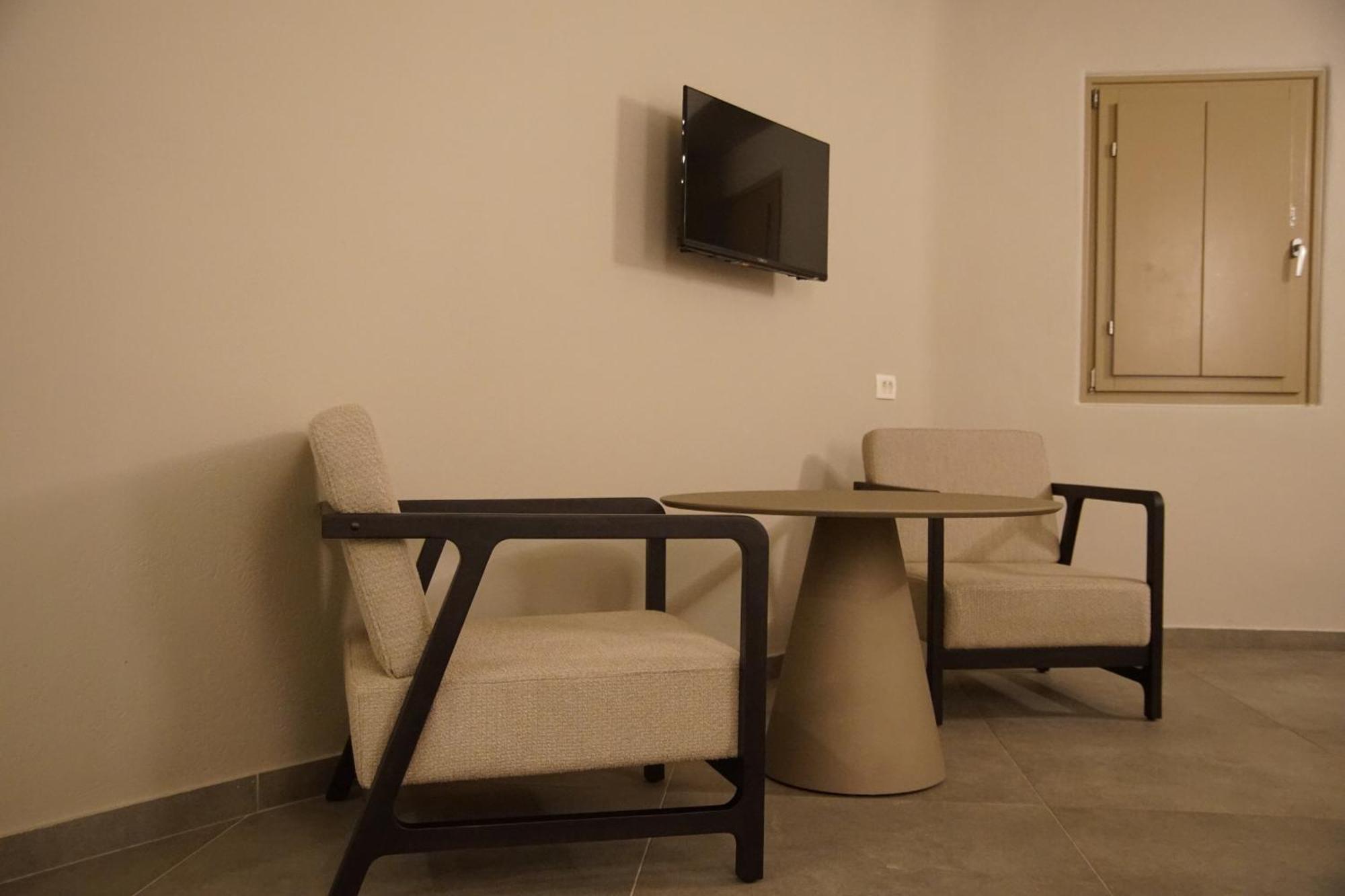 Black Diamond (adults Only) Couette-café Akrotírion